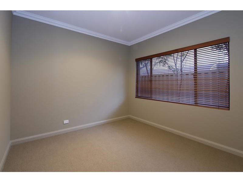 2 Moonflight Crescent, Iluka WA 6028