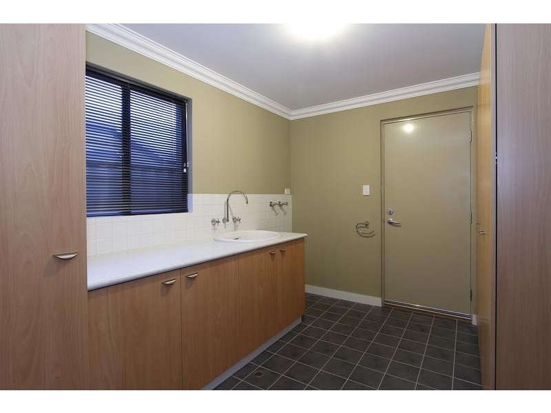 2 Moonflight Crescent, Iluka WA 6028