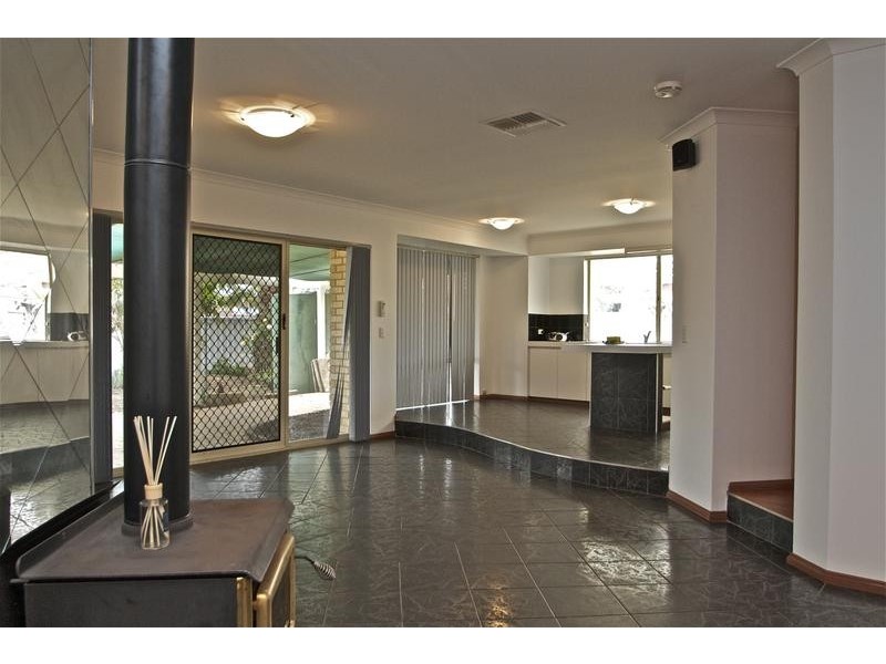 1 Fontana Cove, Joondalup WA 6027