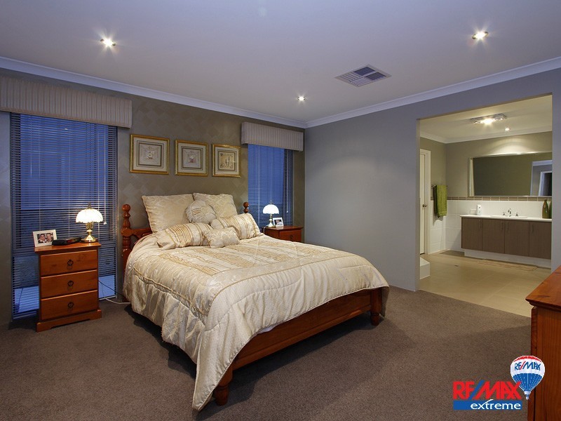 43 La Bianca Vista, Carramar WA 6031