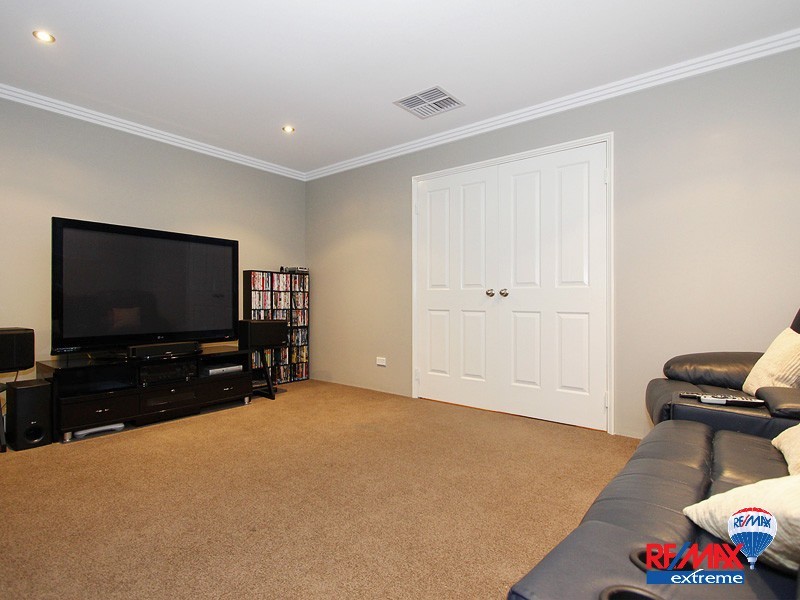 43 La Bianca Vista, Carramar WA 6031