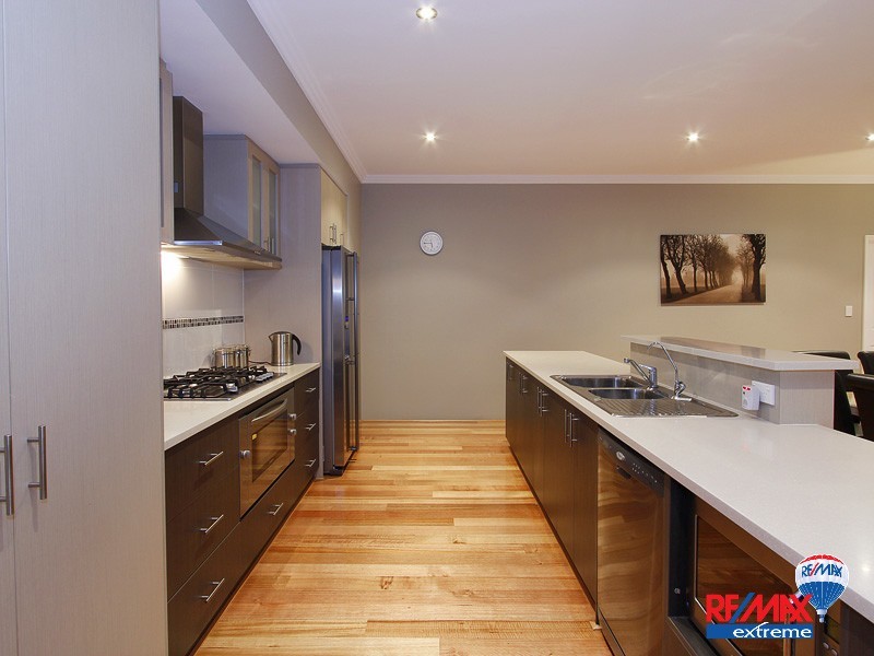 43 La Bianca Vista, Carramar WA 6031