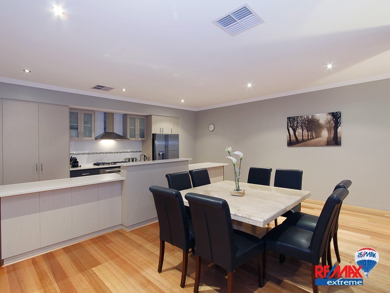 43 La Bianca Vista, Carramar WA 6031