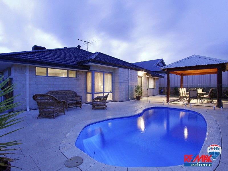 43 La Bianca Vista, Carramar WA 6031