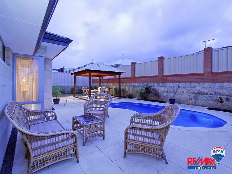 43 La Bianca Vista, Carramar WA 6031