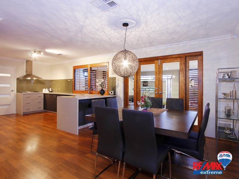 18 Crown Point Crescent, Butler WA 6036