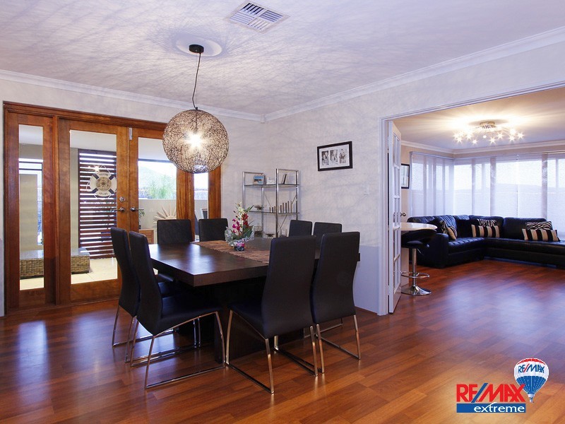18 Crown Point Crescent, Butler WA 6036