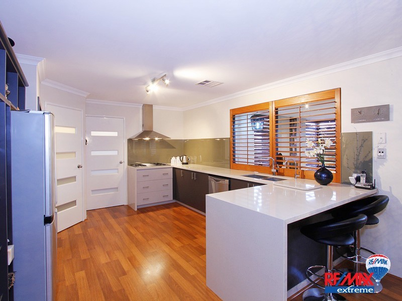 18 Crown Point Crescent, Butler WA 6036