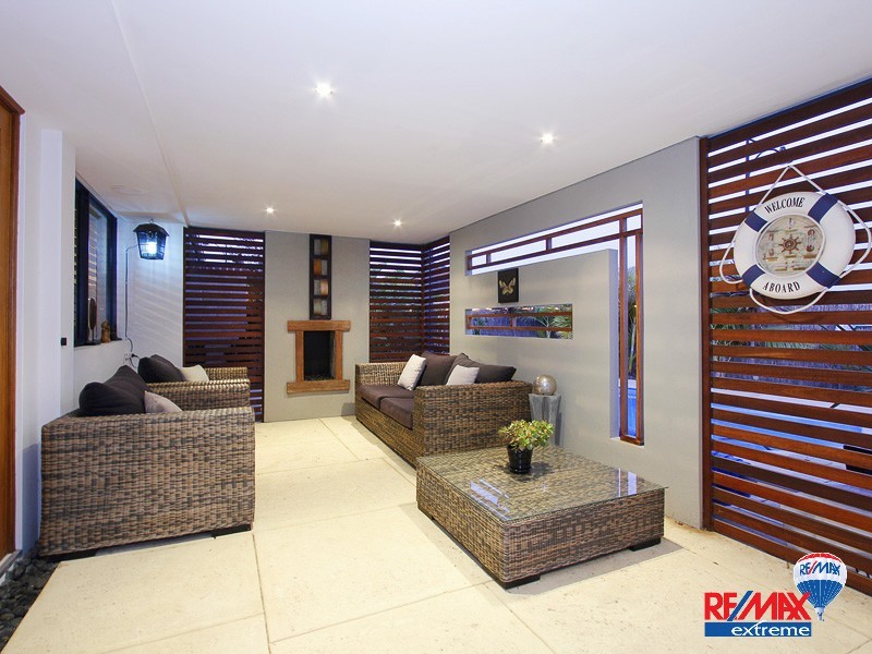 18 Crown Point Crescent, Butler WA 6036
