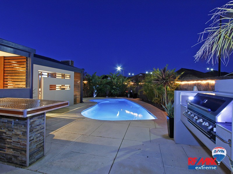 18 Crown Point Crescent, Butler WA 6036
