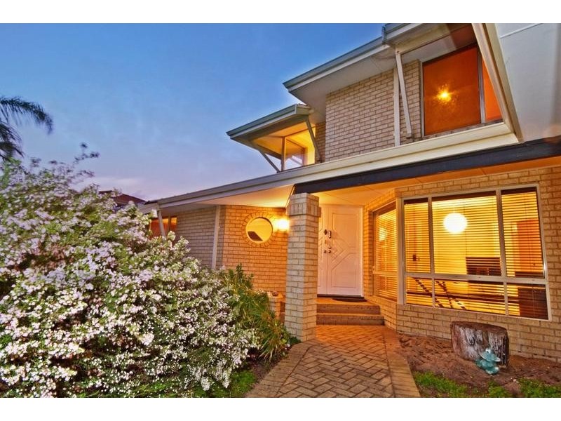 4 Redfern Close, Hillarys WA 6025