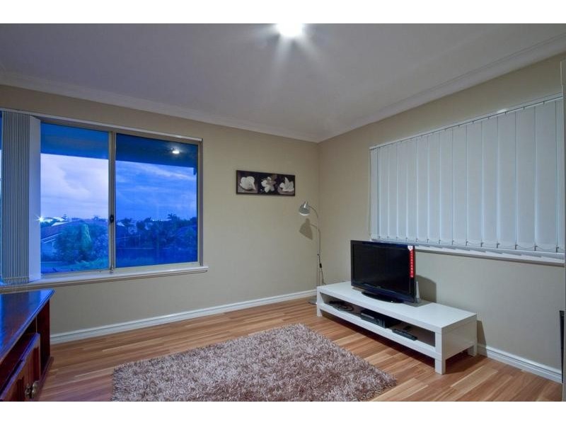 4 Redfern Close, Hillarys WA 6025