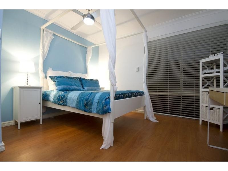 4 Redfern Close, Hillarys WA 6025