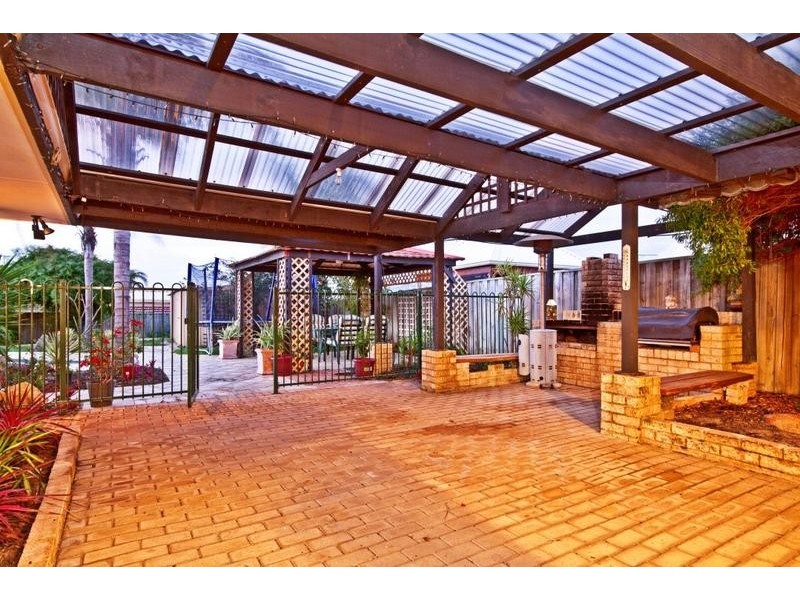 4 Redfern Close, Hillarys WA 6025