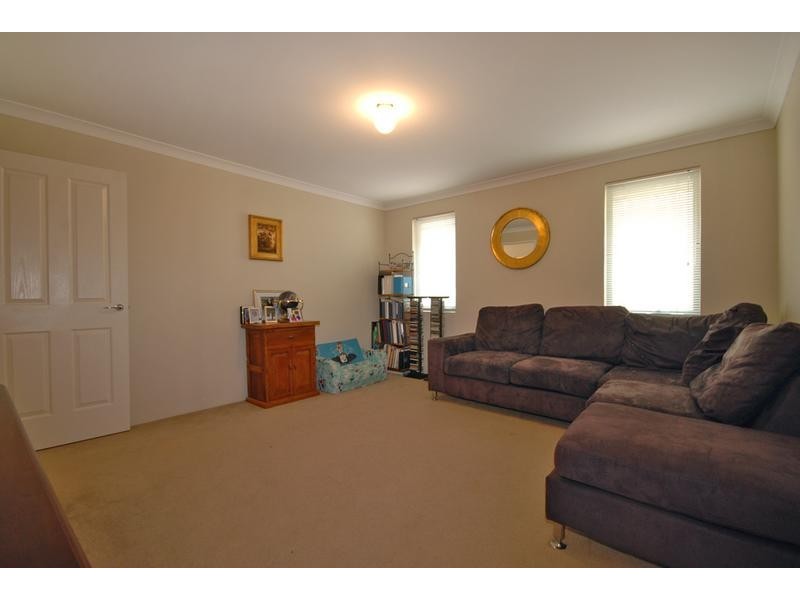 9 Admiralty Road, Jindalee WA 6036