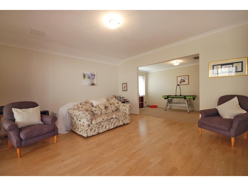 9 Admiralty Road, Jindalee WA 6036