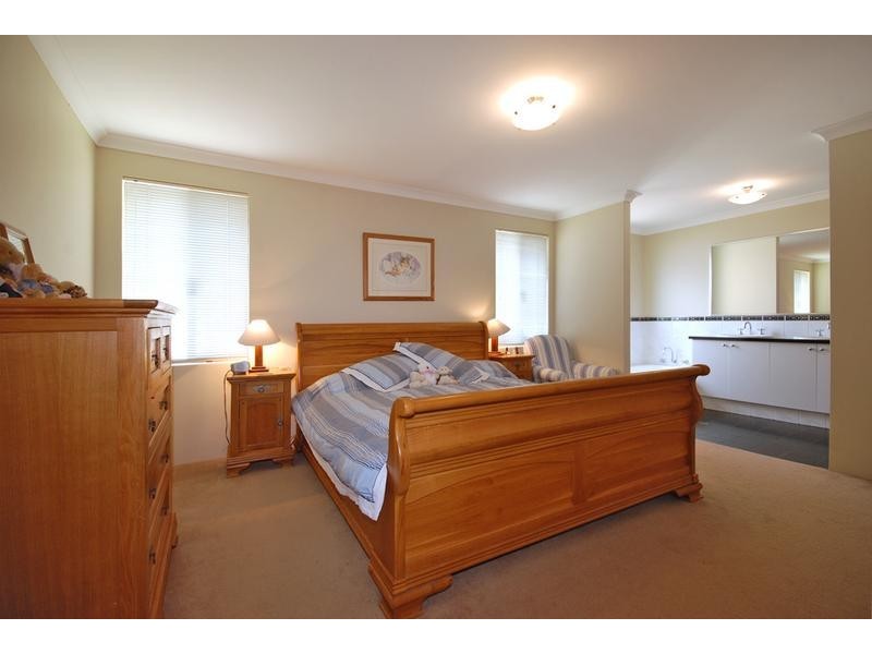 9 Admiralty Road, Jindalee WA 6036