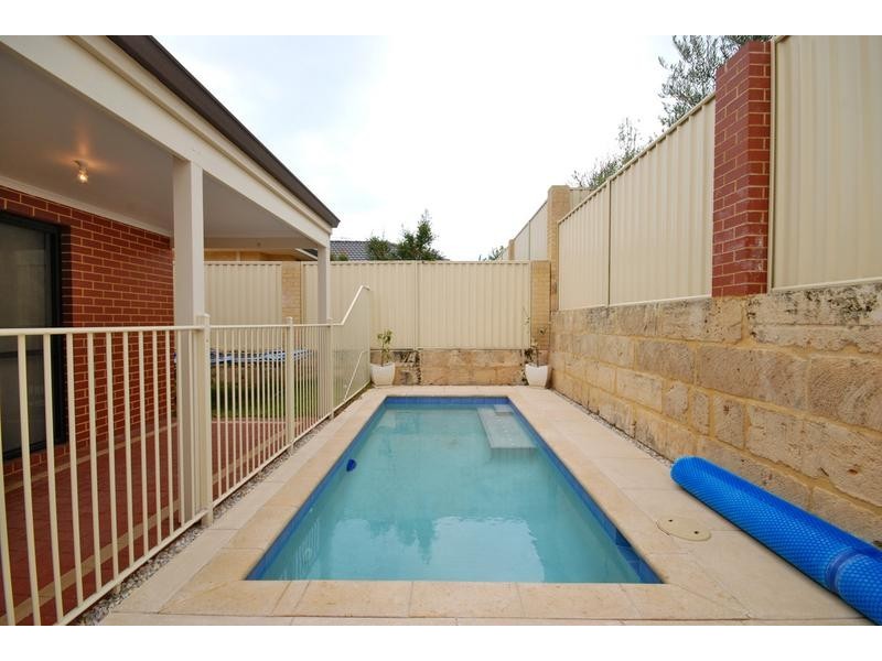 9 Admiralty Road, Jindalee WA 6036