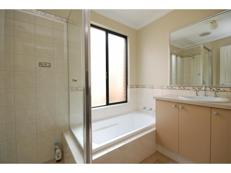 9 Admiralty Road, Jindalee WA 6036