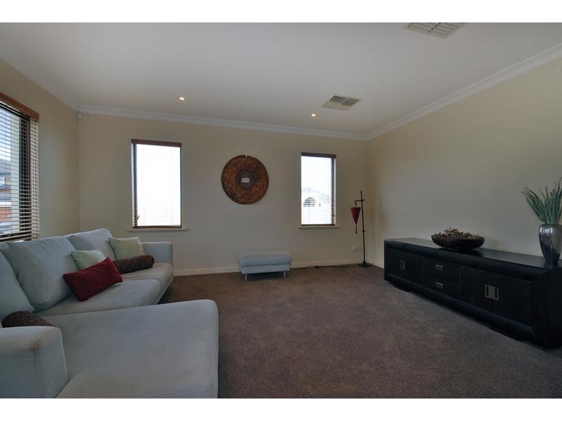 1 Birkenhead Ridge, Mindarie WA 6030