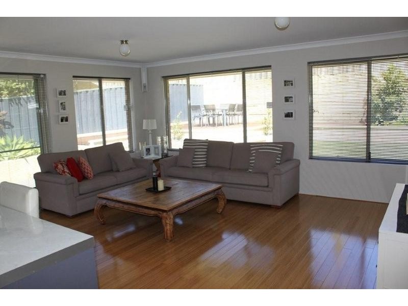 10 Sykes Cove, Clarkson WA 6030