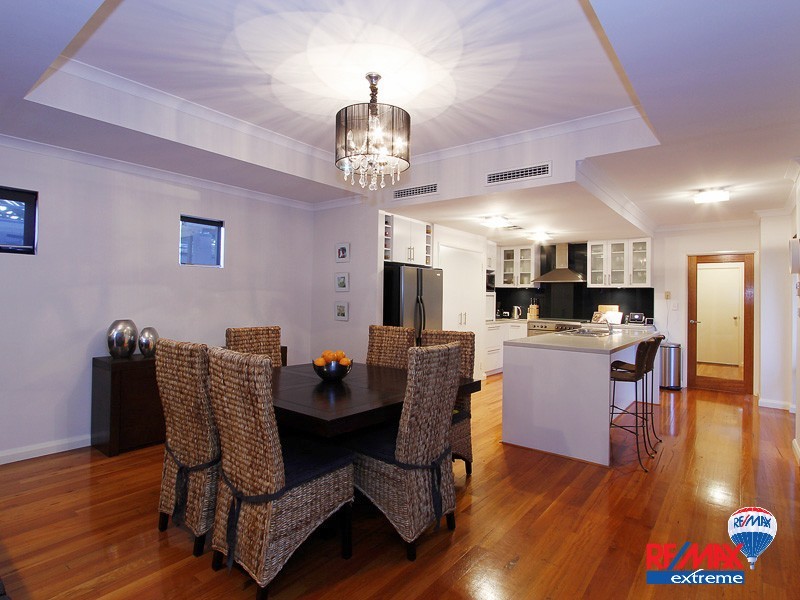 18 O’Mara Boulevard, Iluka WA 6028