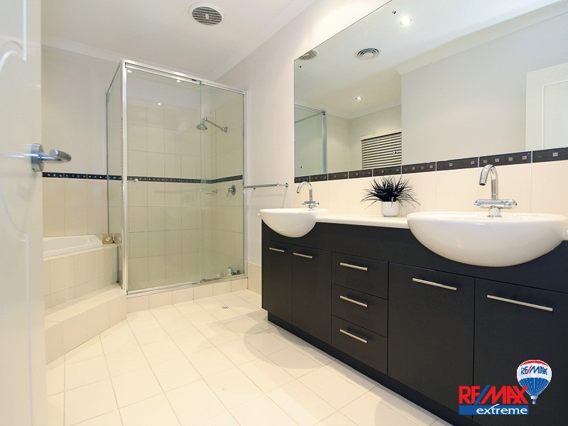 18 O’Mara Boulevard, Iluka WA 6028