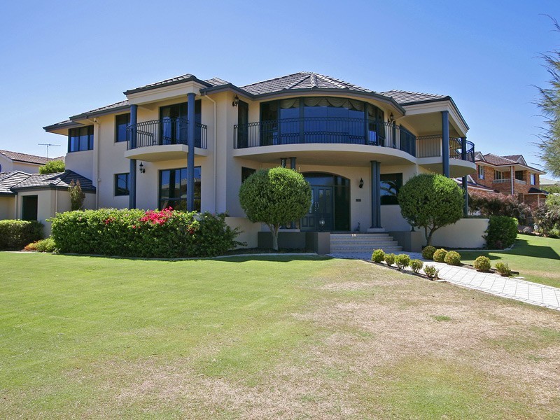 18 Kinsale Drive, Mindarie WA 6030