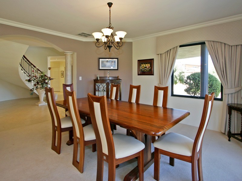 18 Kinsale Drive, Mindarie WA 6030