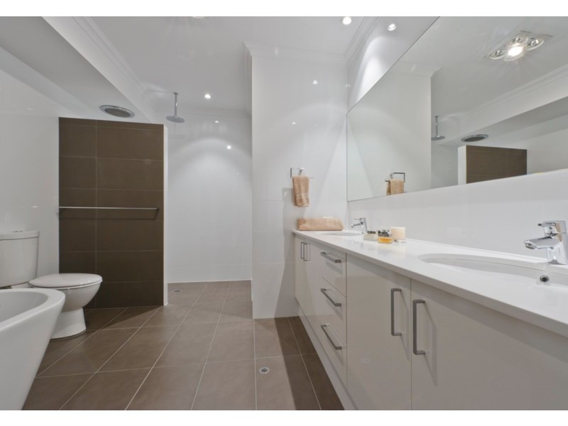 18 Clearwater Pl, Hillarys WA 6025