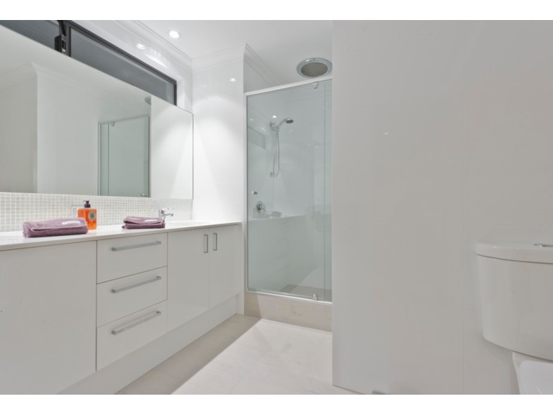 18 Clearwater Pl, Hillarys WA 6025