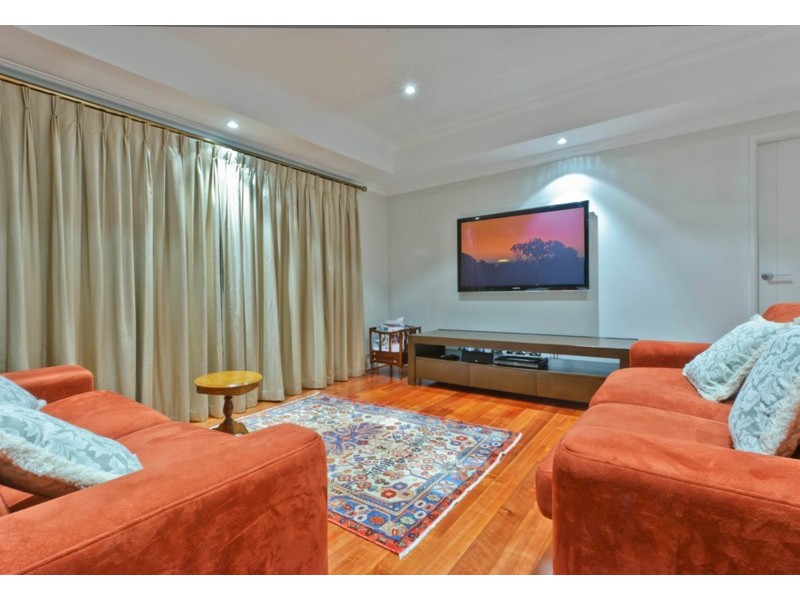 18 Clearwater Pl, Hillarys WA 6025