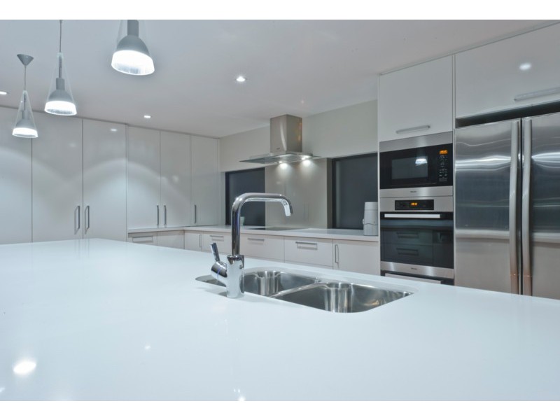 18 Clearwater Pl, Hillarys WA 6025