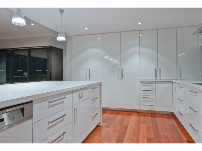 18 Clearwater Pl, Hillarys WA 6025