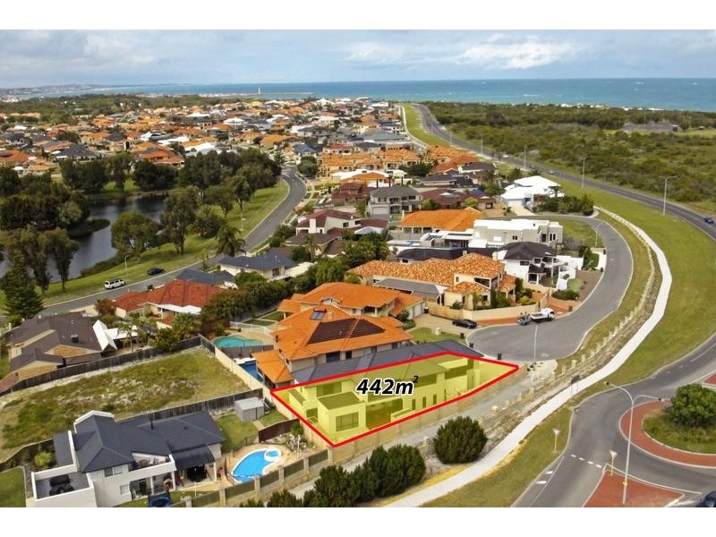 18 Clearwater Pl, Hillarys WA 6025