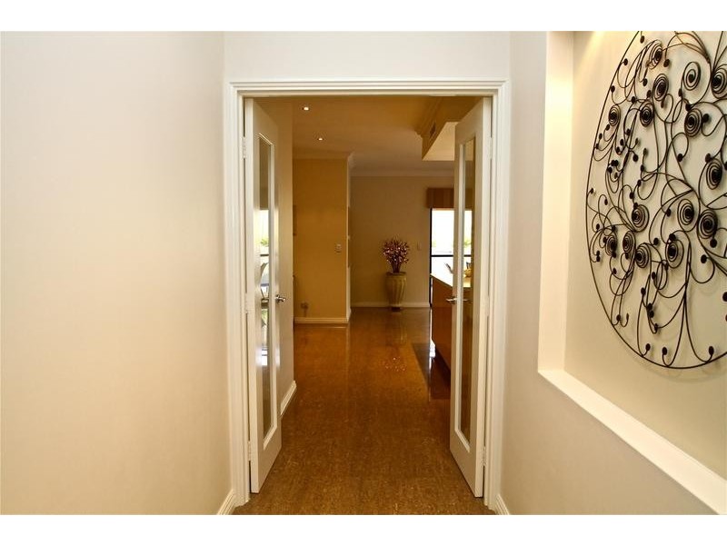 8 Perissa Rd, Iluka WA 6028