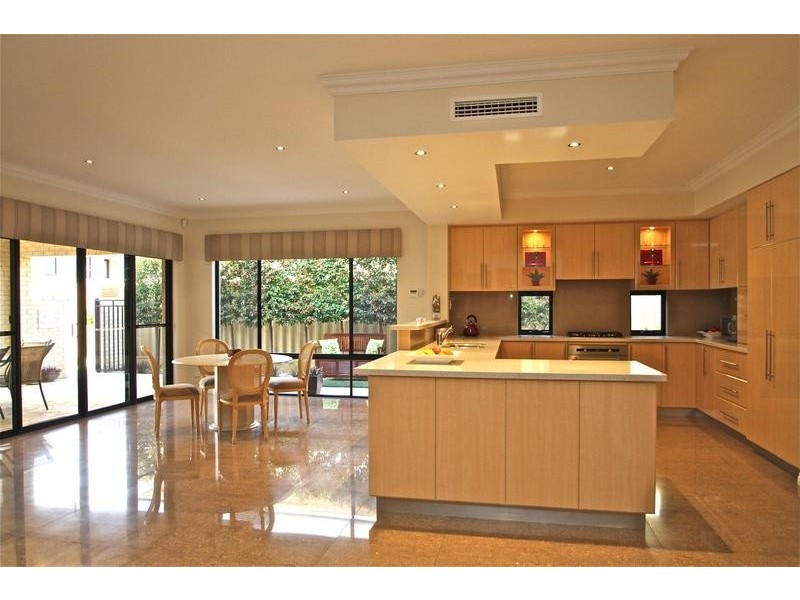 8 Perissa Rd, Iluka WA 6028