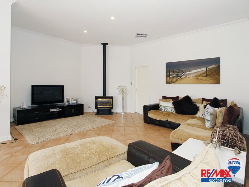 35 Quincy Loop, Iluka WA 6028