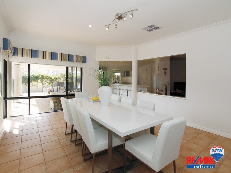 35 Quincy Loop, Iluka WA 6028