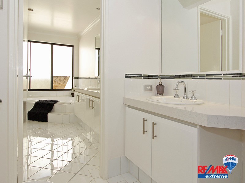 35 Quincy Loop, Iluka WA 6028