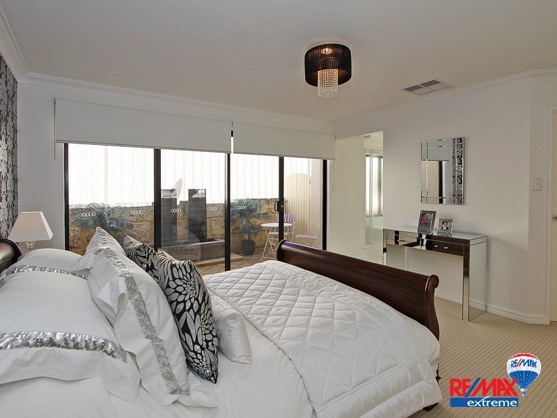 35 Quincy Loop, Iluka WA 6028