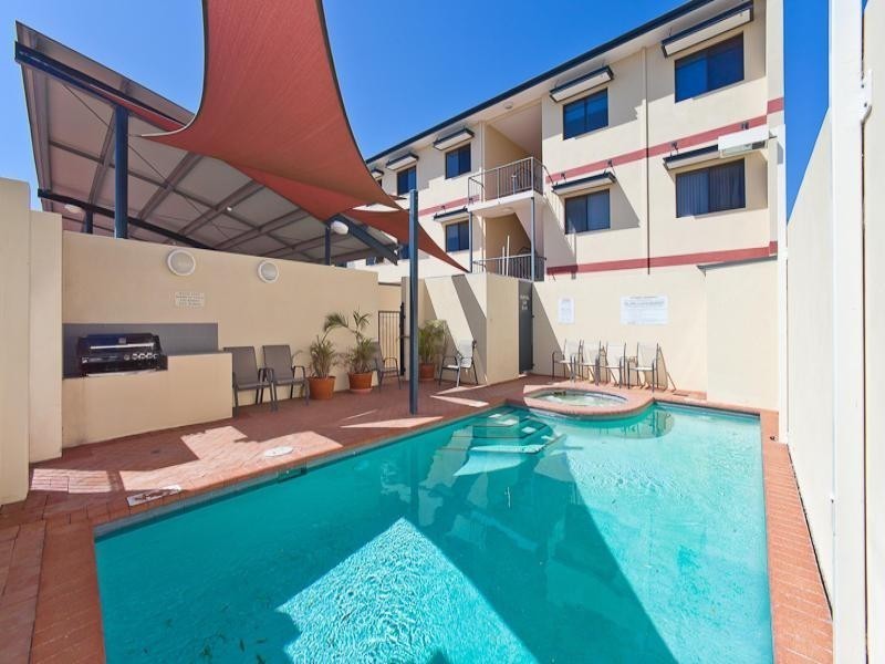 9/18 Kingsbury Rd, Joondalup WA 6027