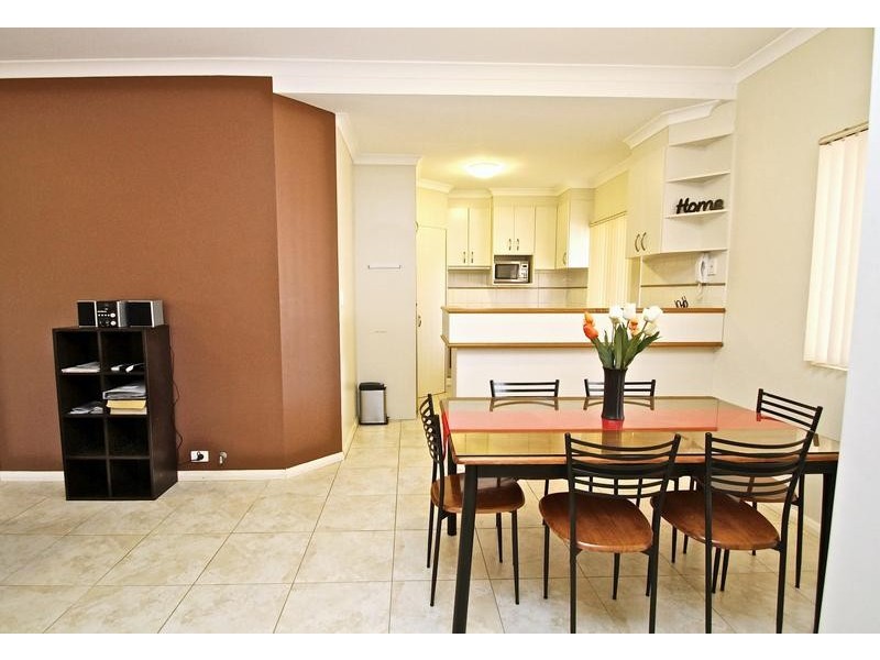9/18 Kingsbury Rd, Joondalup WA 6027