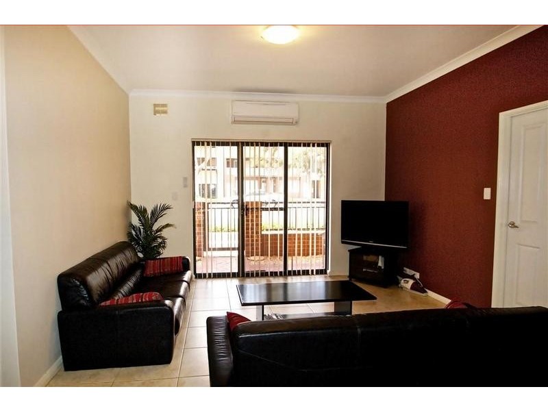 9/18 Kingsbury Rd, Joondalup WA 6027