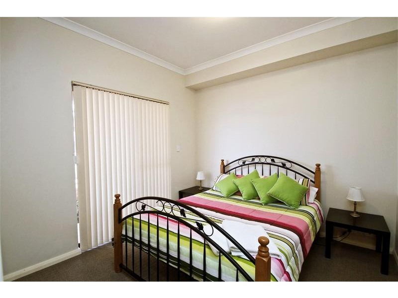 9/18 Kingsbury Rd, Joondalup WA 6027