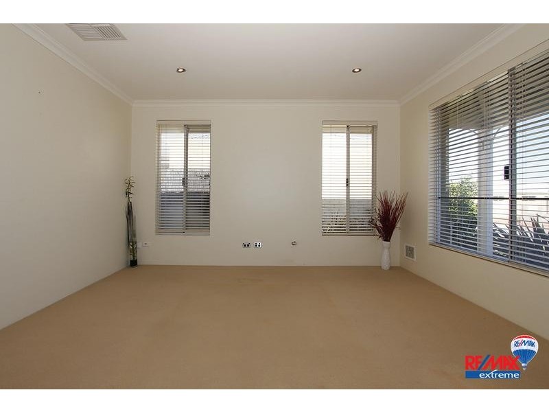 10 Pymore Crescent, Butler WA 6036