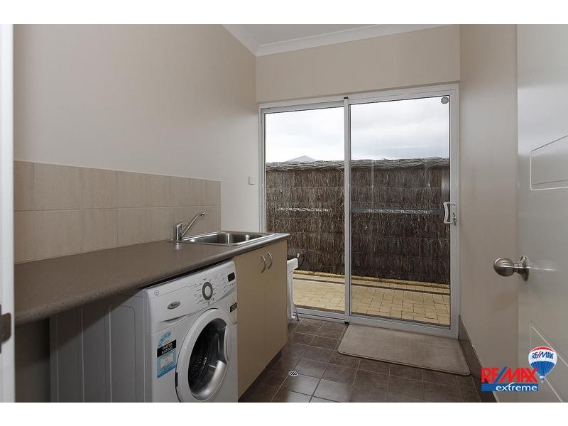 1 Finglas Meander, Butler WA 6036