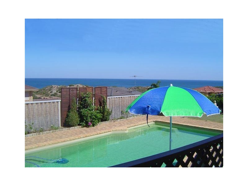 4 Volunteer Place, Ocean Reef WA 6027