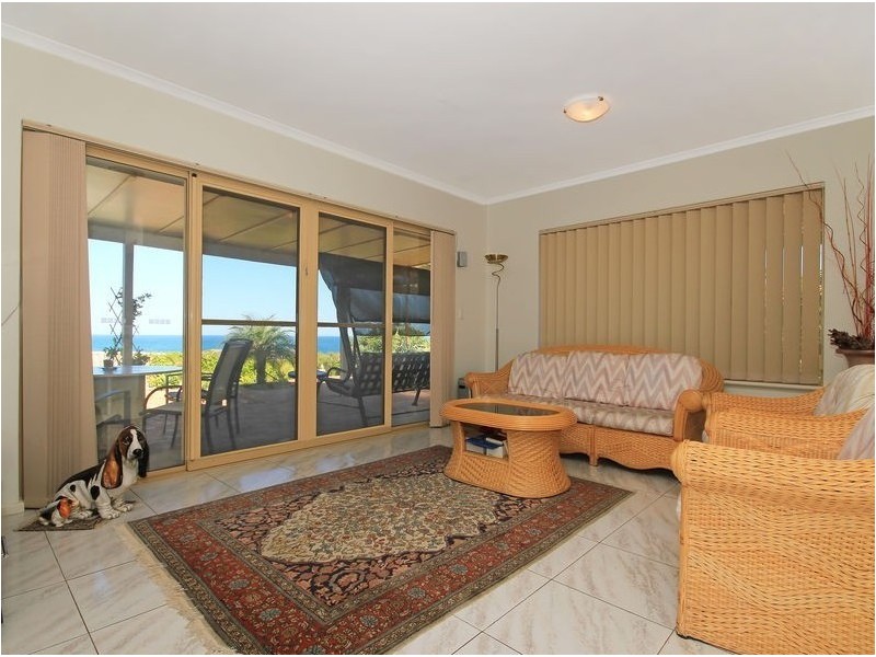 4 Volunteer Place, Ocean Reef WA 6027
