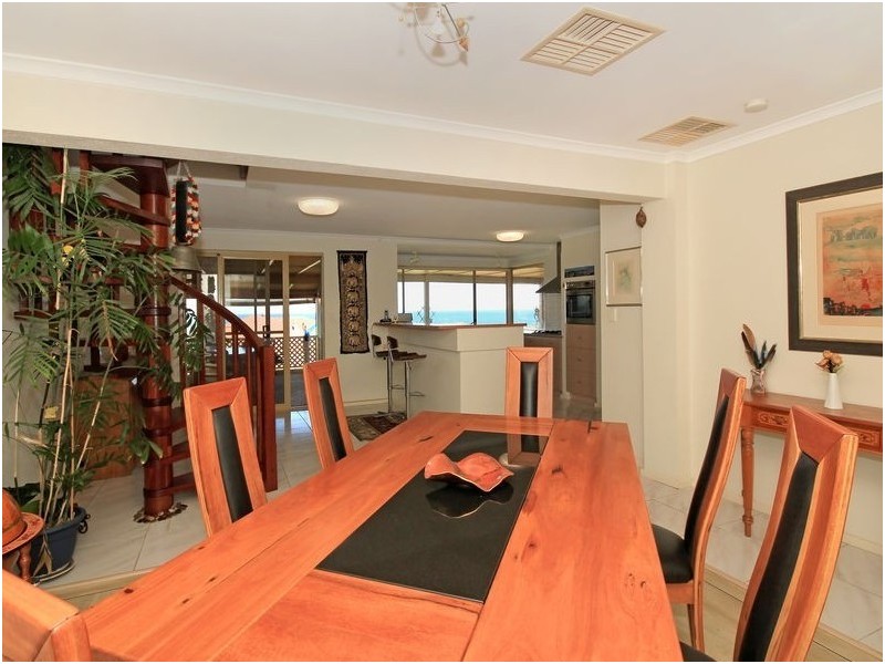 4 Volunteer Place, Ocean Reef WA 6027